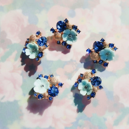 flower shaped buttons