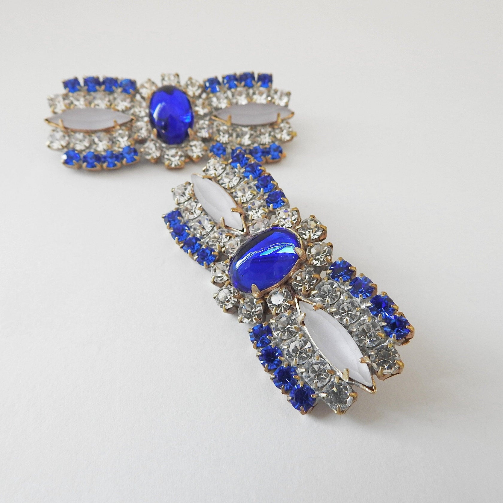 Bow tie shaped buttons - Fancy Czech glass buttons for sale – zazaofcanada