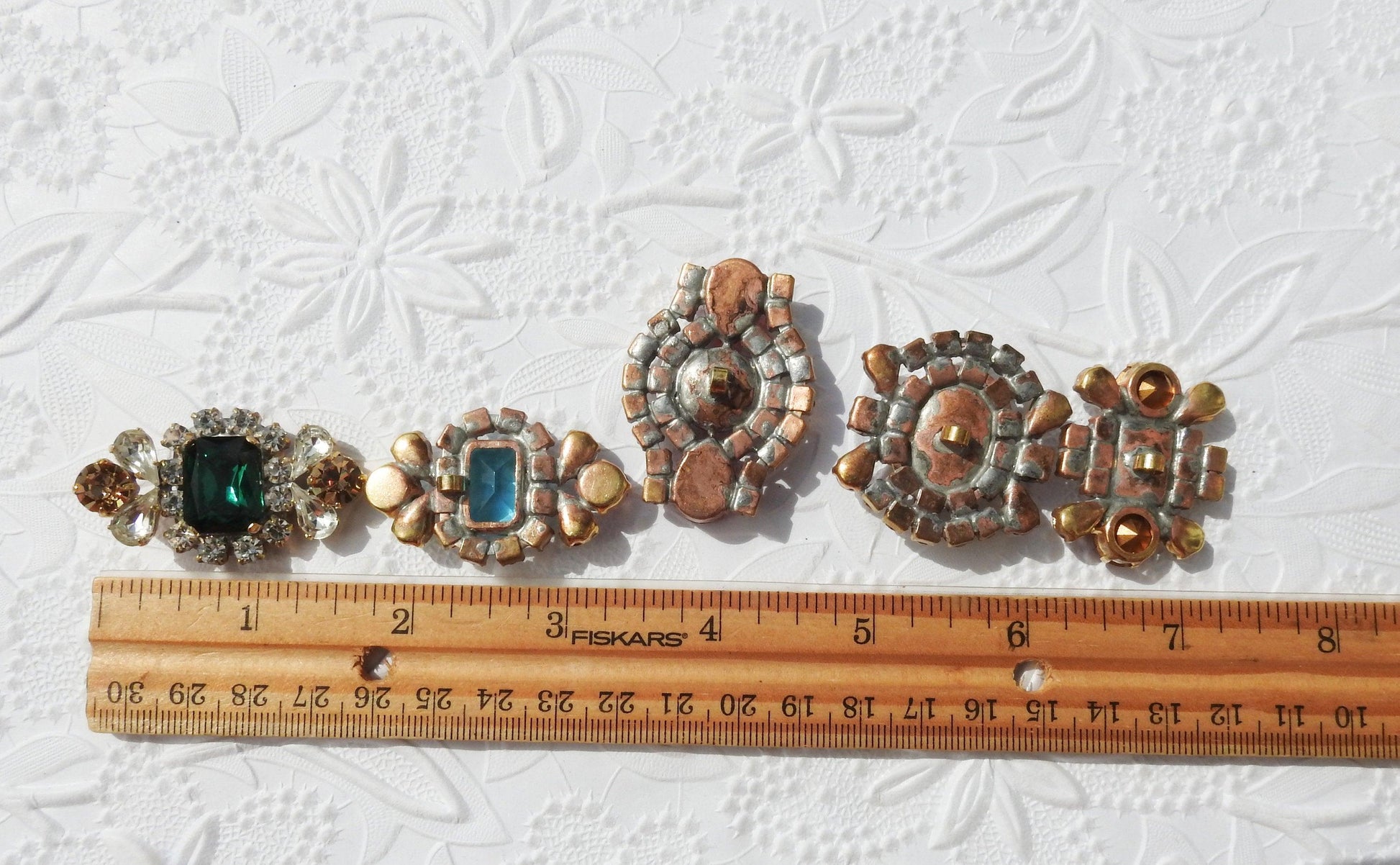 Fancy buttons embellishments for hats and fascinators and for jewelry making - Lot of 5 buttons