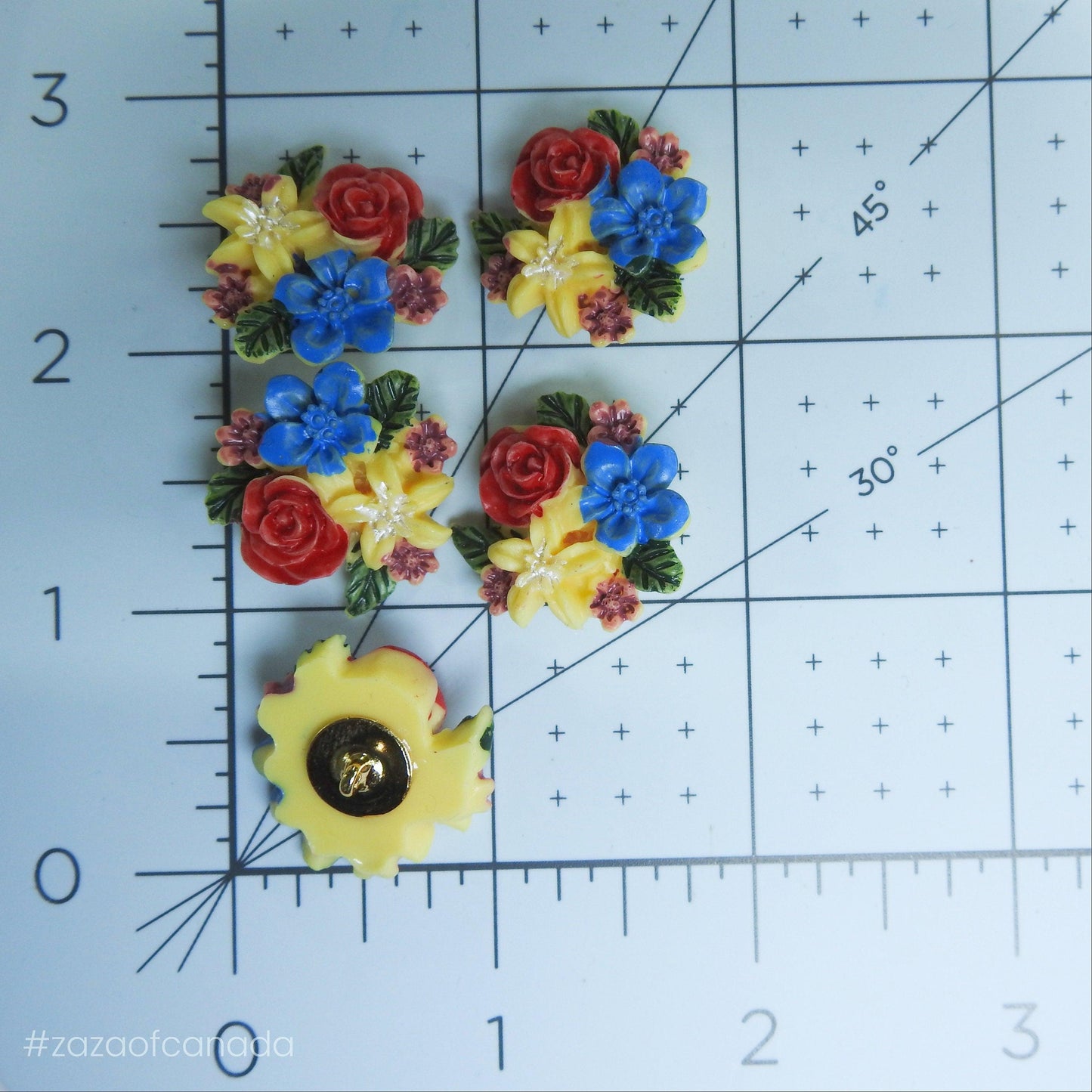 Fancy buttons flower shaped, painted and colored with a nice multidimensional design, for decorative jewelry making and flower sewing DIY