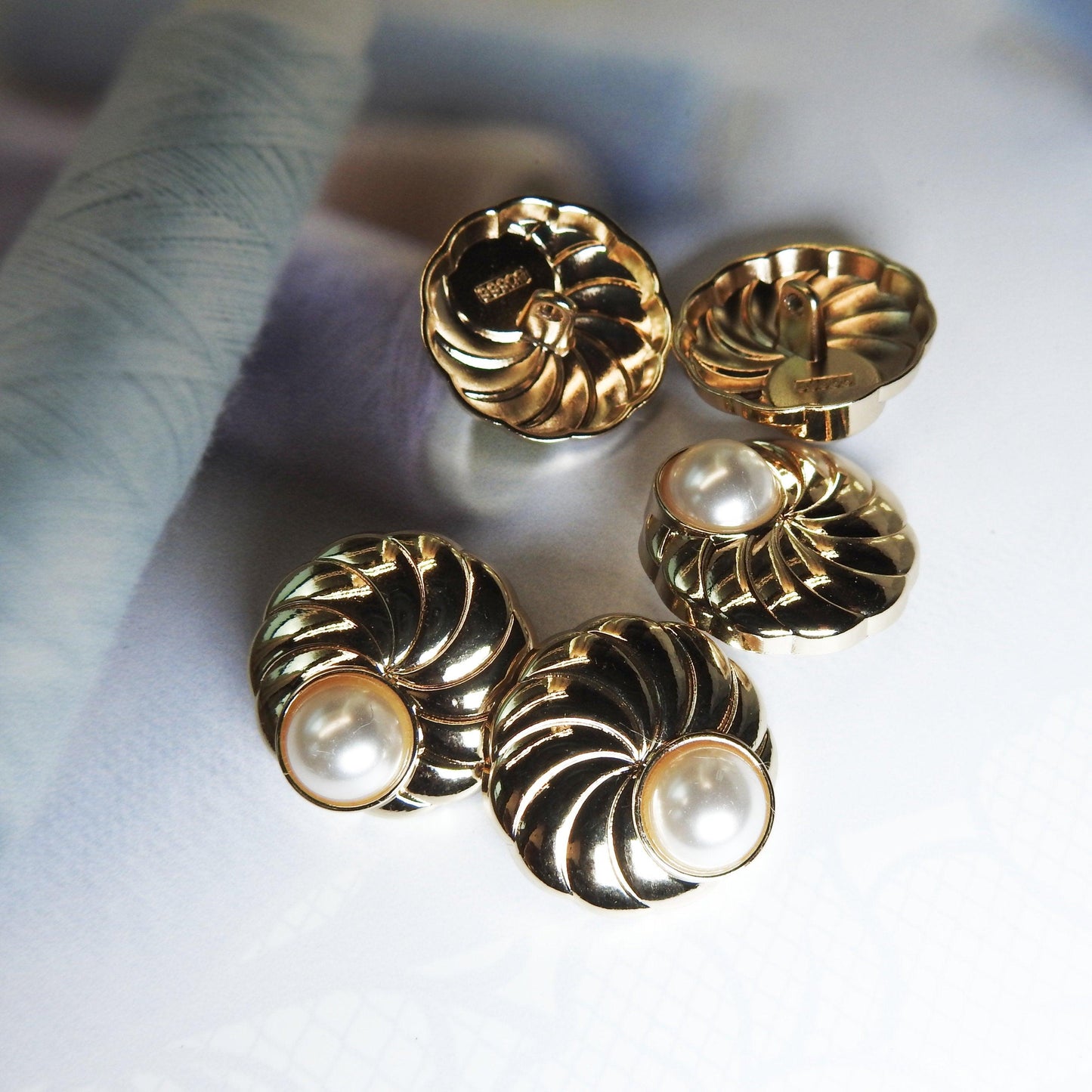 pearl buttons