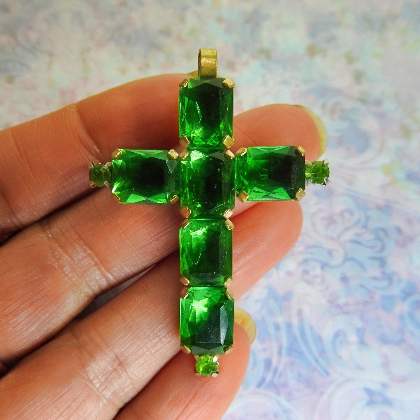 Green cross pendant for religious jewelry making, holy Christian roman cross for jewellery, catholic gift for adult baptism, gifts mom