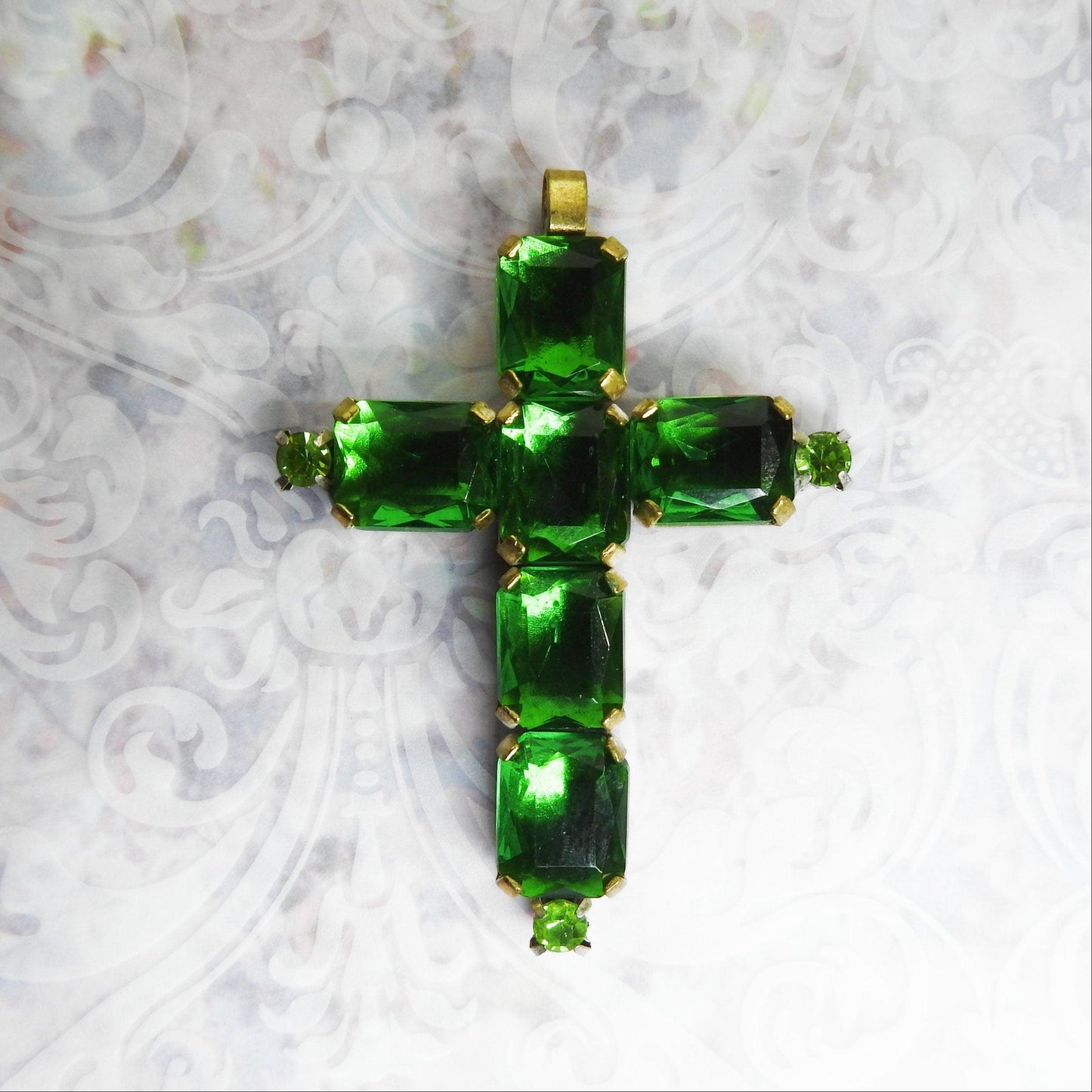 Green cross pendant for religious jewelry making, holy Christian roman cross for jewellery, catholic gift for adult baptism, gifts mom