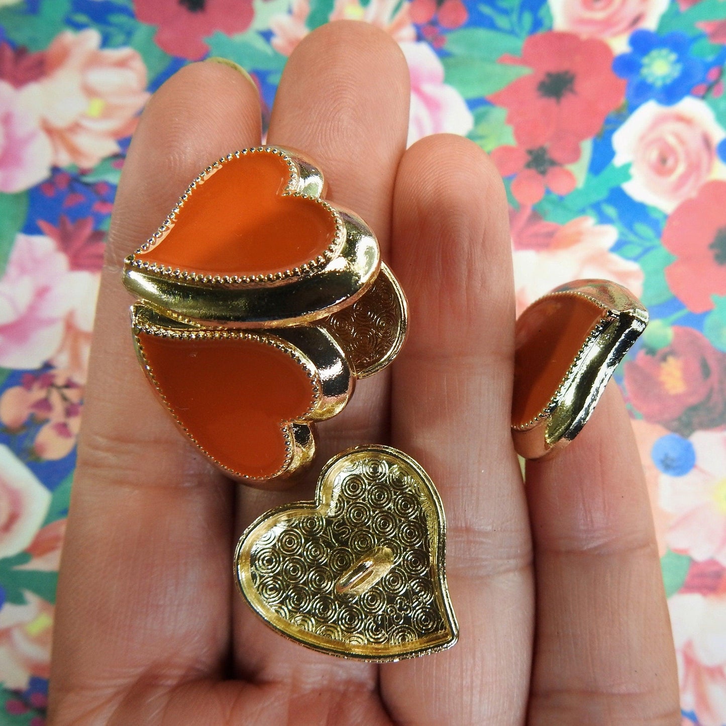 Vintage style metallic buttons heart made from enameled orange painted metal and shank back, assorted lot of 5, for craft, sewing, jewelry