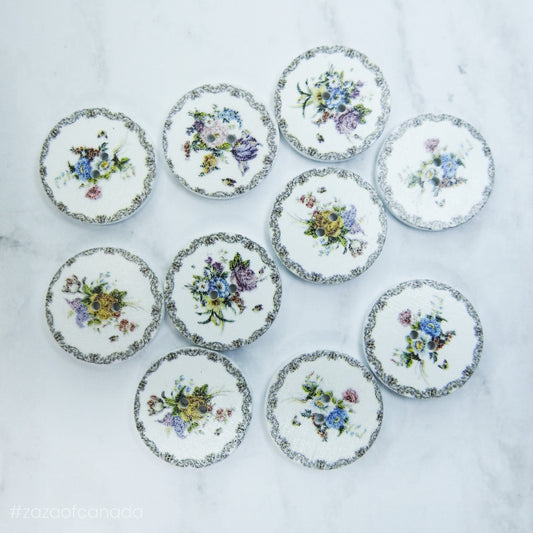 Painted wooden buttons with flowers