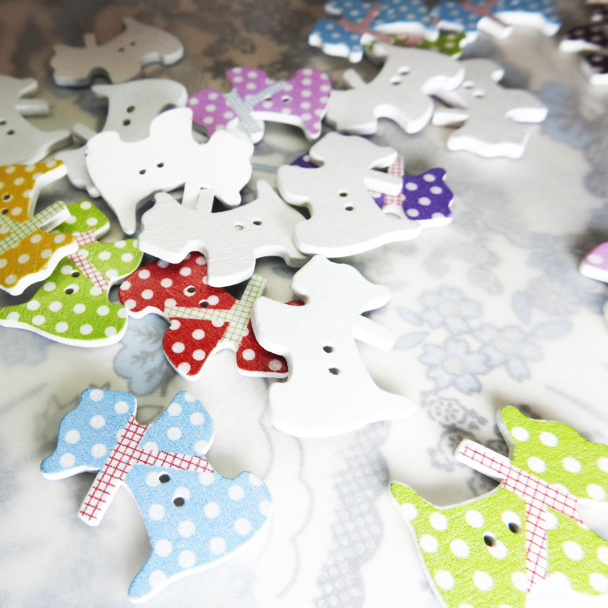Colorful lot of 30 fun wood buttons, shaped like Scottish Terriers - For scrapbooking, sewing, and DIY projects - Sewing gift for pet lovers