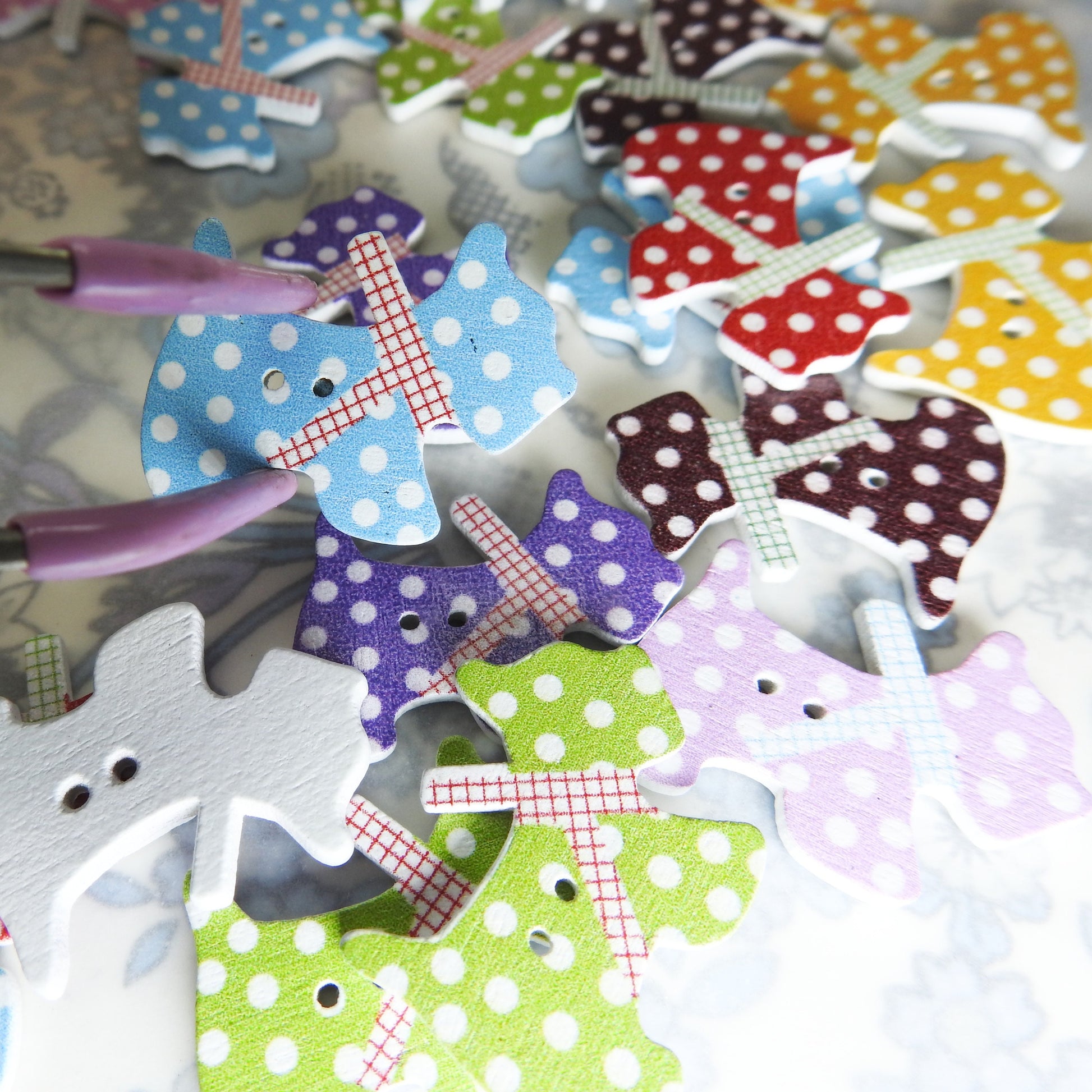 Colorful lot of 30 fun wood buttons, shaped like Scottish Terriers - For scrapbooking, sewing, and DIY projects - Sewing gift for pet lovers