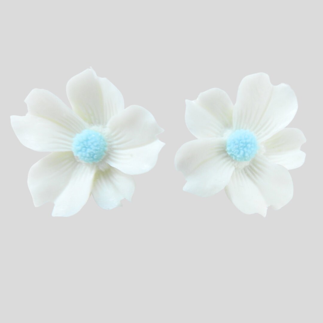 Daisy Flower Clip on Earrings