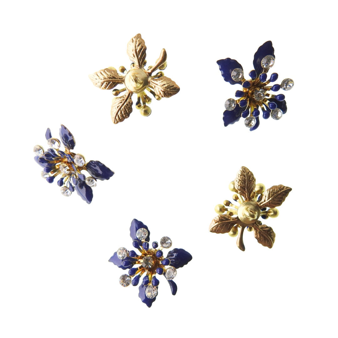 Navy blue flower-shaped fancy buttons