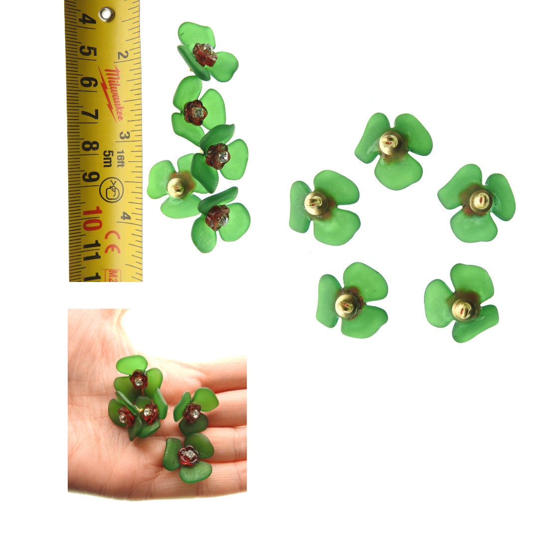 Cute Flower-Shaped Jewel Buttons