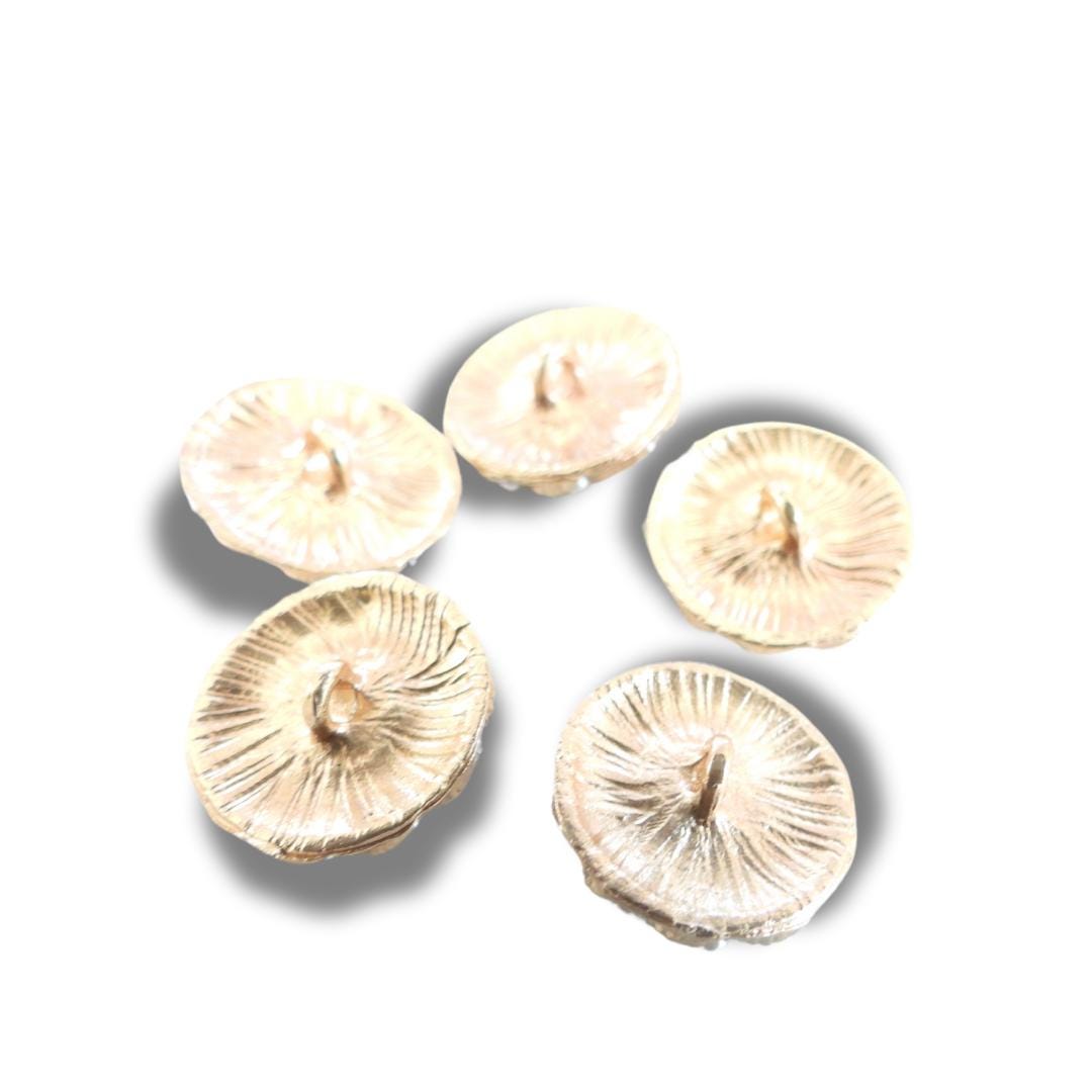 Chic black and gold buttons with tiny pearls—Nice for decorating blouses, sweaters, cardigans, shoes. A fancy touch for any sewing project!