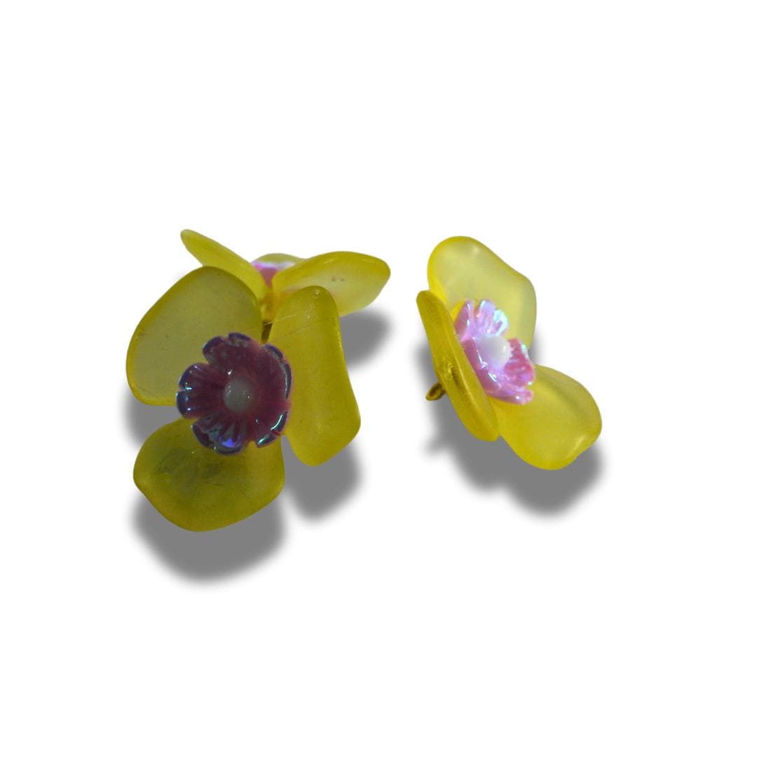 Flower Shaped Buttons – Set of 3, with a shank back - Perfect for Clothing, Jewelry Making and More - Gifts for someone who likes sewing