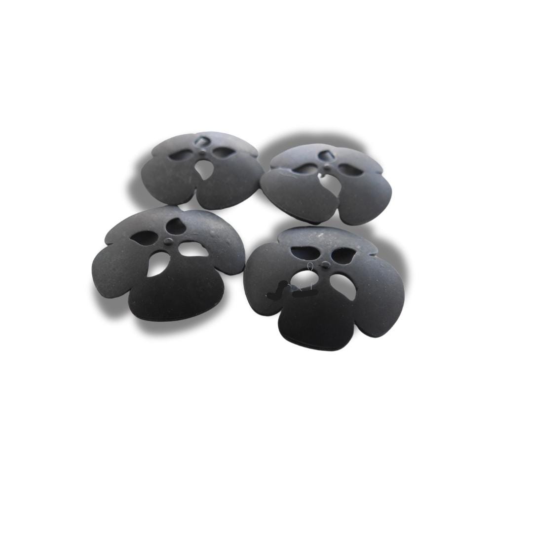 Metal flower-shaped buttons! Matte black, solid metal, made in Italy – perfect for jackets, coats, bags, and stylish DIY projects