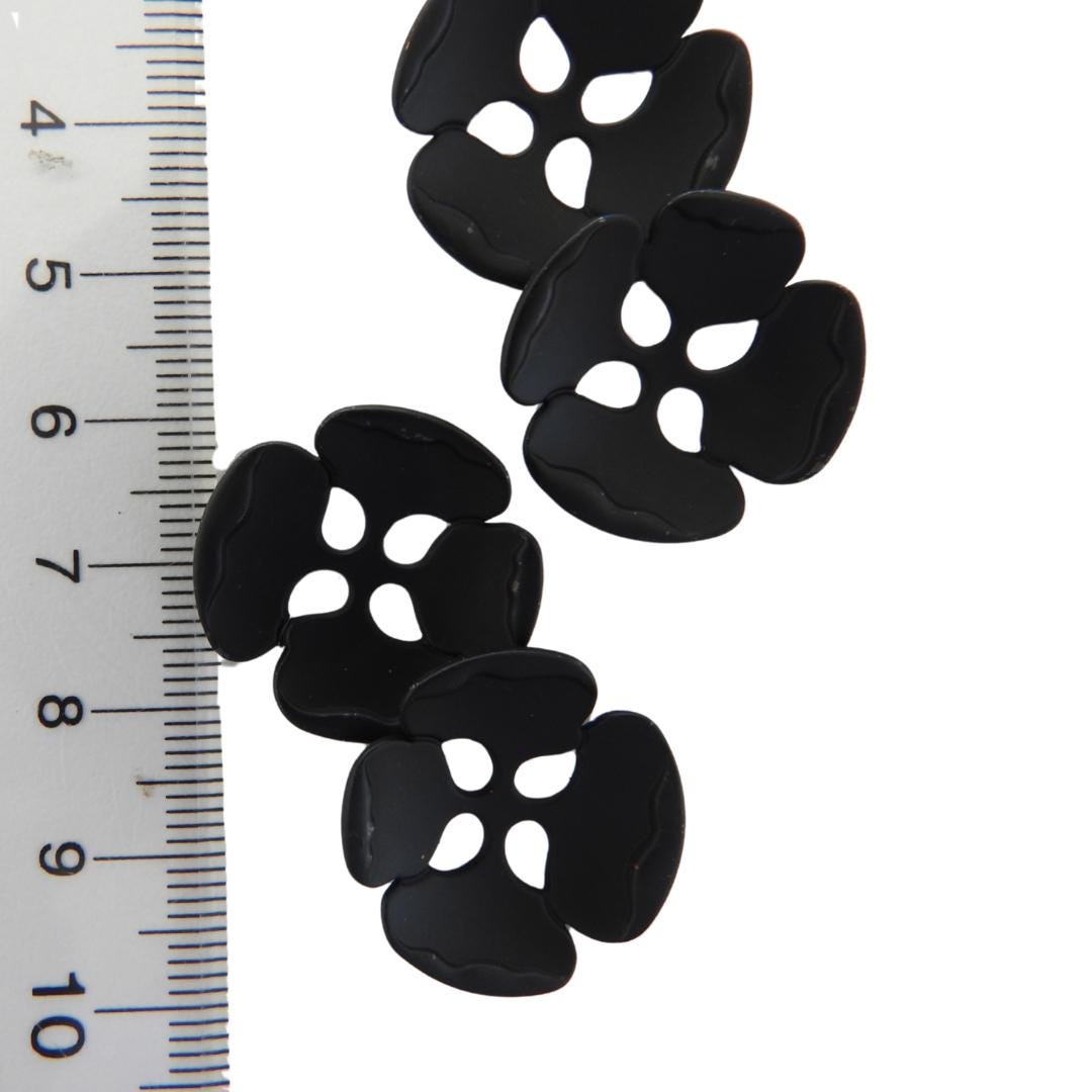 Metal flower-shaped buttons! Matte black, solid metal, made in Italy – perfect for jackets, coats, bags, and stylish DIY projects