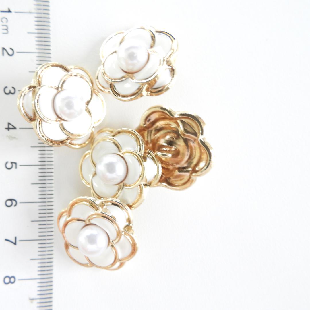 Camelia flower buttons