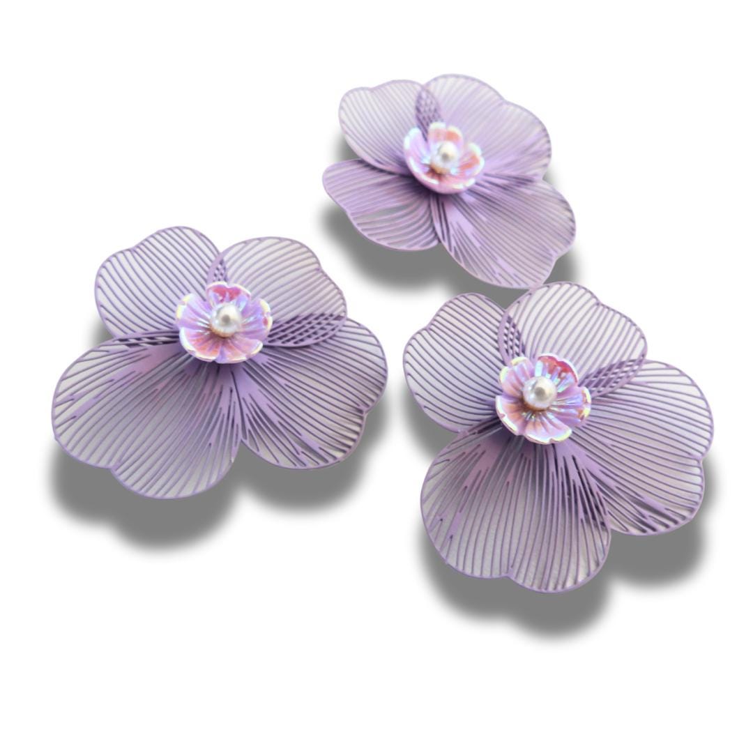 Set of 3 handmade flower buttons with purple petals and pearl centers. Lightweight and perfect for crafts, accessories, and summer decor.