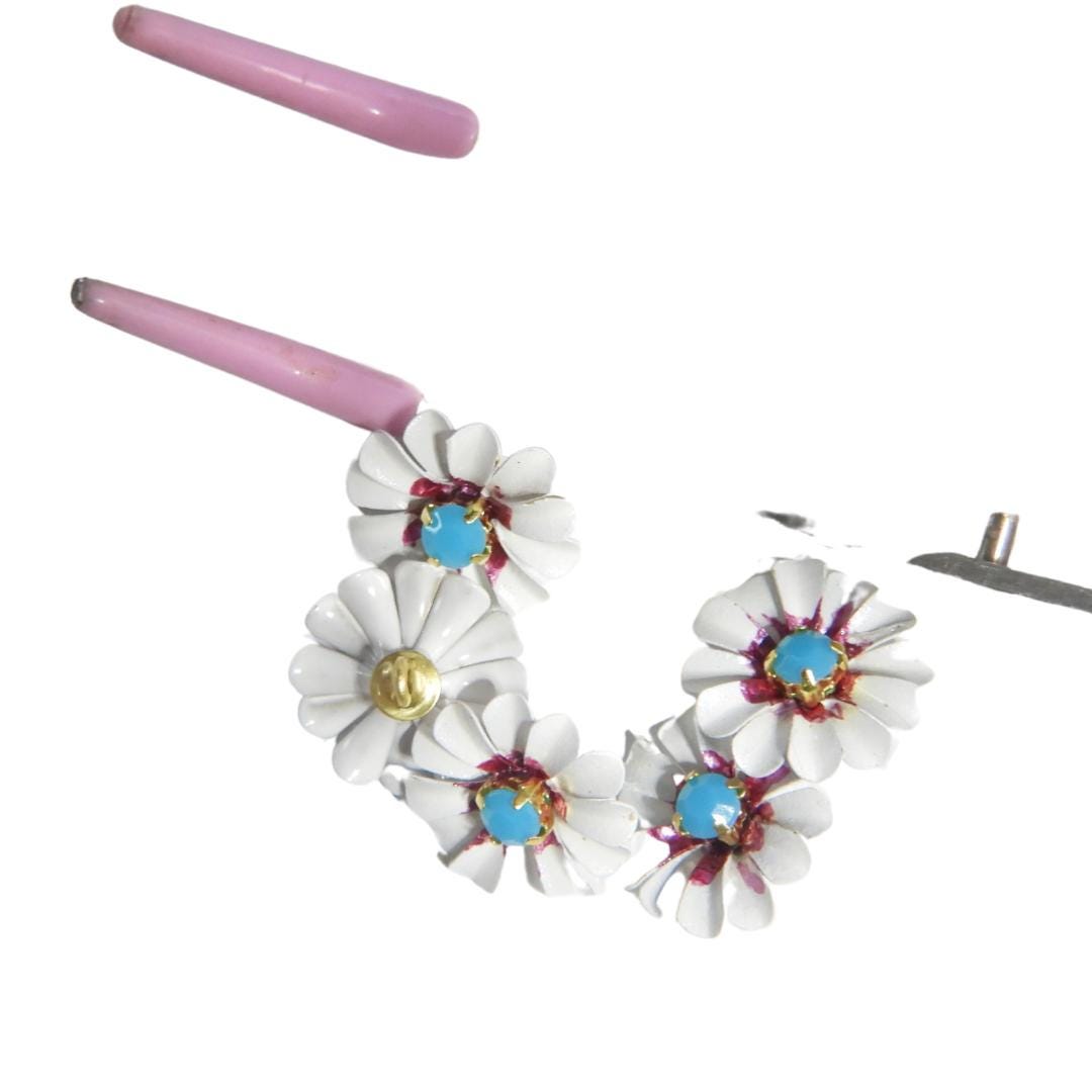 Daisy flower-shaped buttons! Hand-painted with a cute blue rhinestone center. For crafting, sewing, fashion, wedding decor. Set of 5, 13 mm