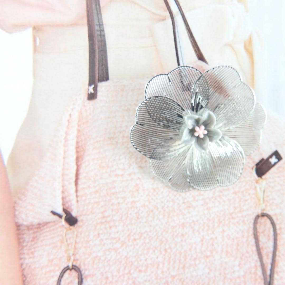 Oversized 40 mm flower button with silver petals, grey and pink floral center, shank back. Lightweight and perfect for sewing or crafts