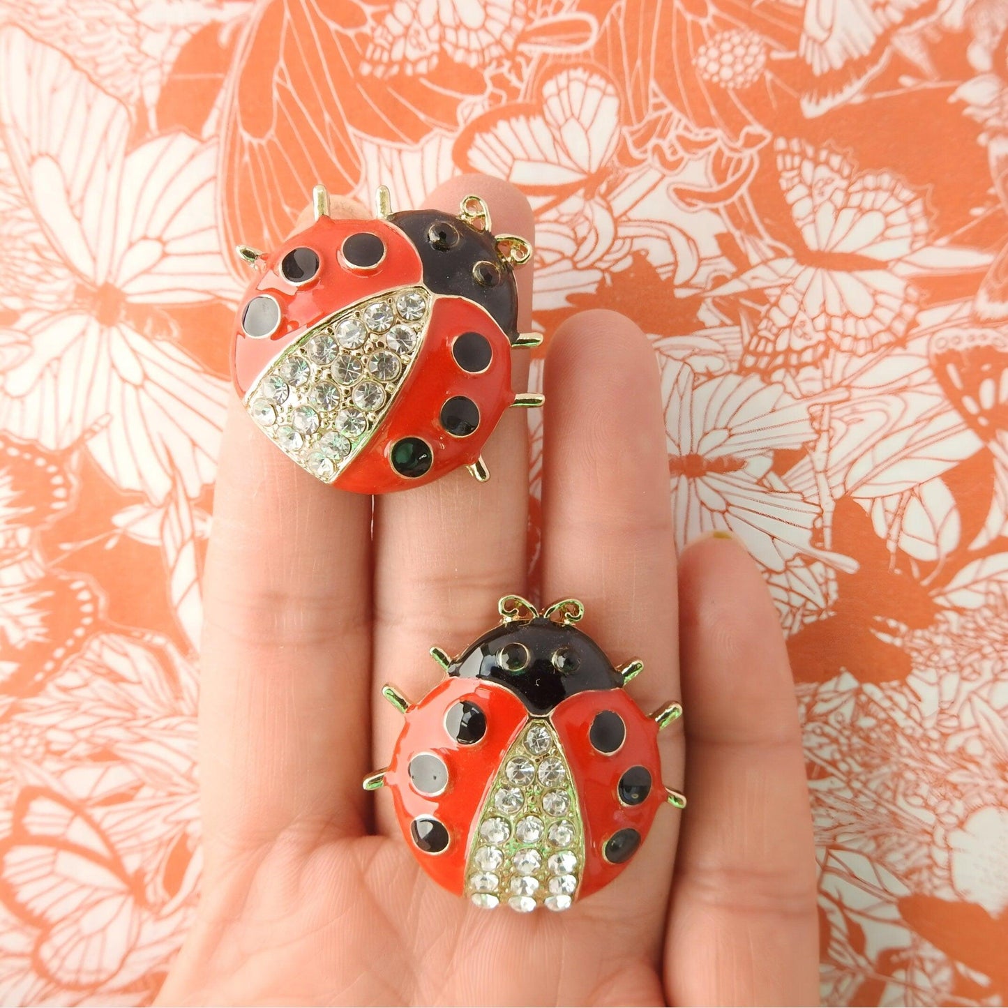 Red and black decorative ladybug buttons snap. Lot of 2. 30 mm. Ideal for lady bug snaps jewelry, insect-inspired fashion or fancy costume