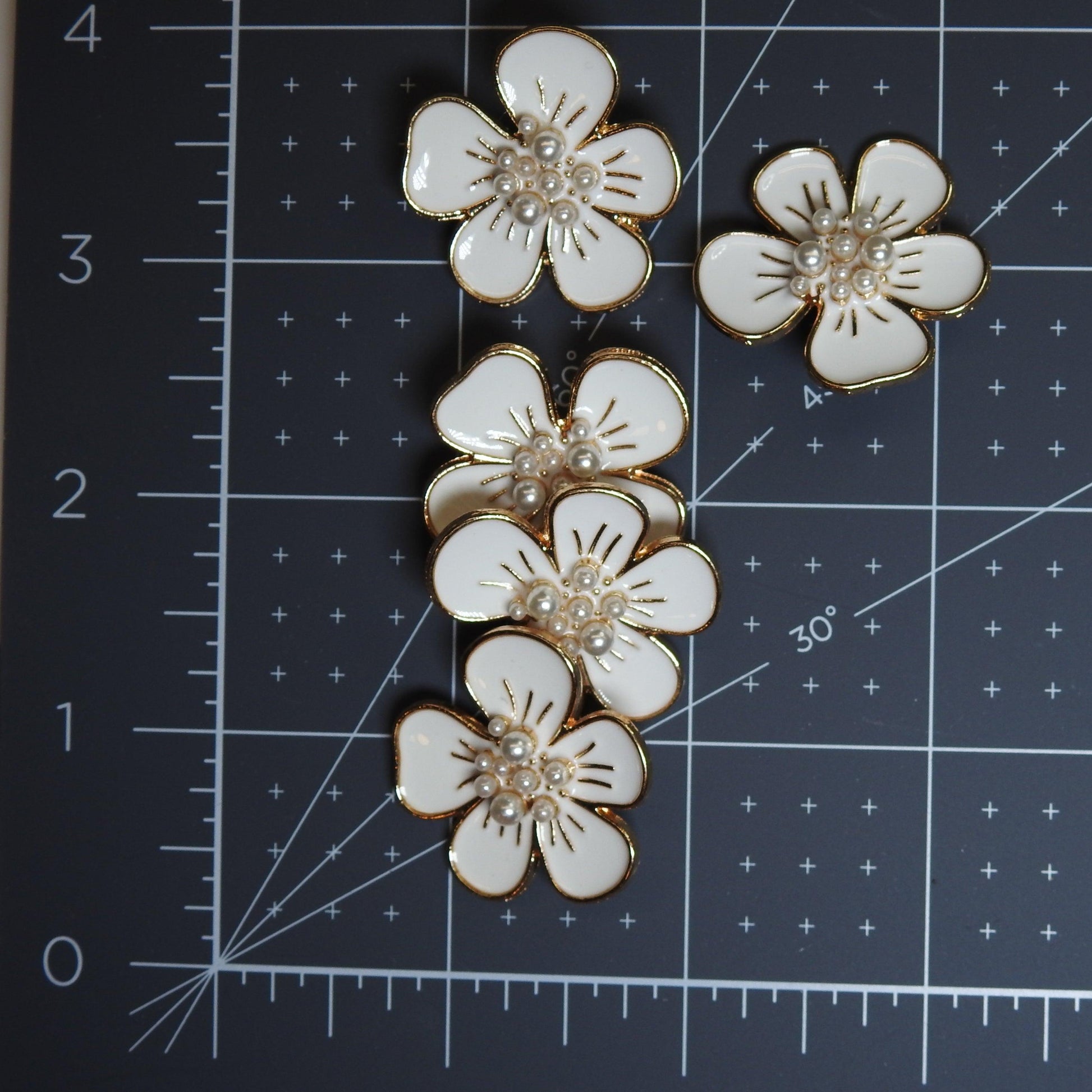 flower buttons sewing