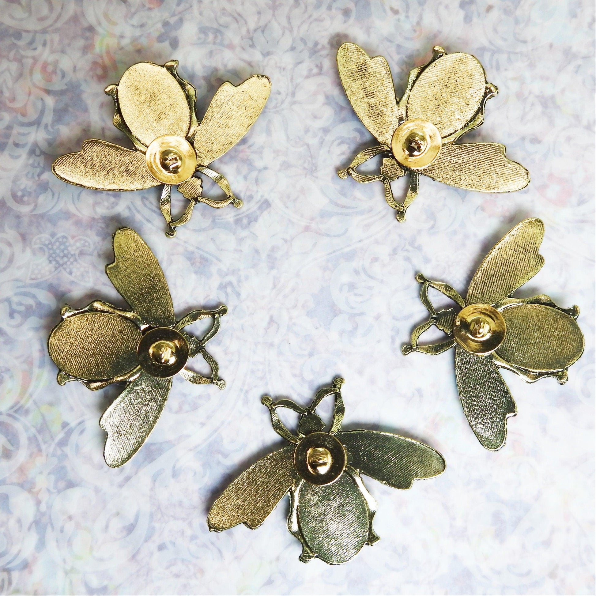 bee shaped buttons