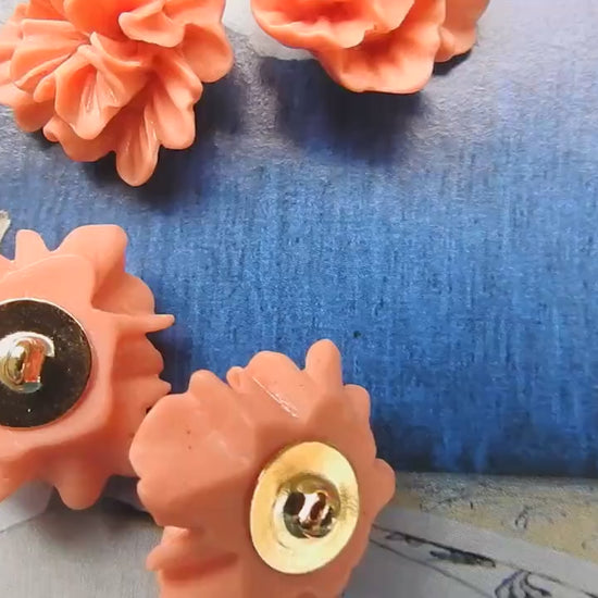 Large floral shank buttons for sewing and crafts - 5 pces