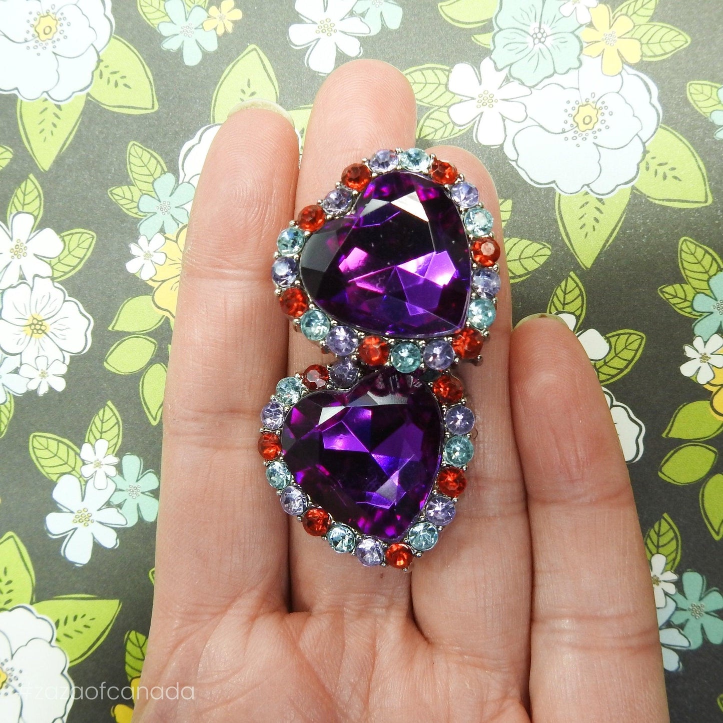 Rhinestone buttons purple heart, large and eye-catching - 30 mm - Lot of 2