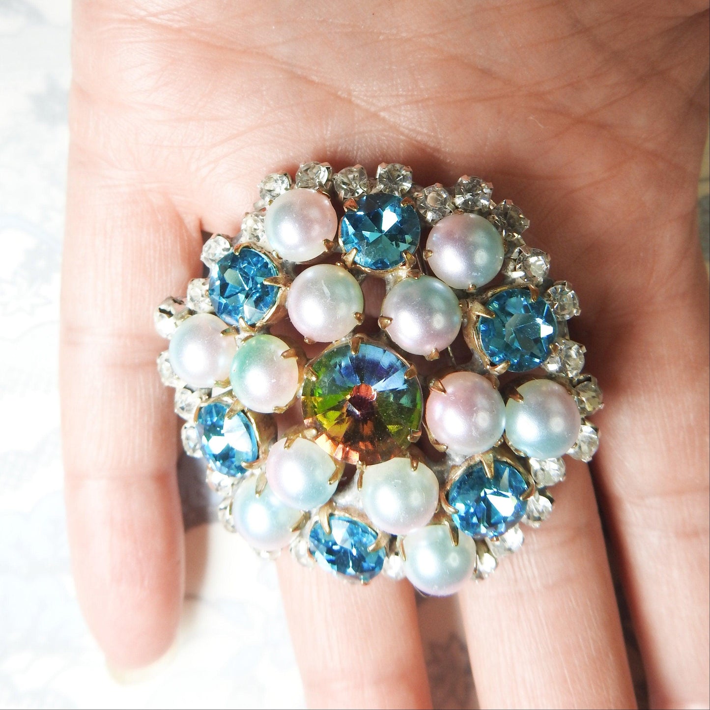 Round pearl brooch pin vintage, light bluish lilac, and white, for women. Pink blue pearlescent broach jewelry. Birthday gift for my wife