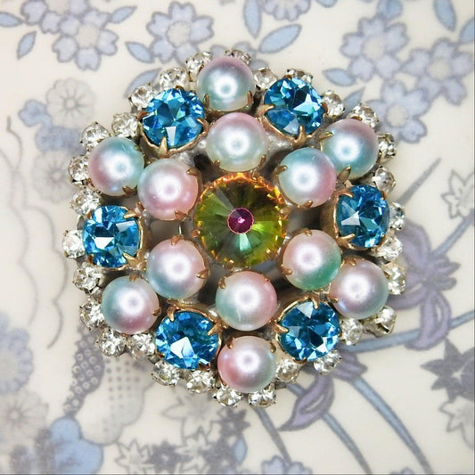 Round pearl brooch pin vintage, light bluish lilac, and white, for women. Pink blue pearlescent broach jewelry. Birthday gift for my wife