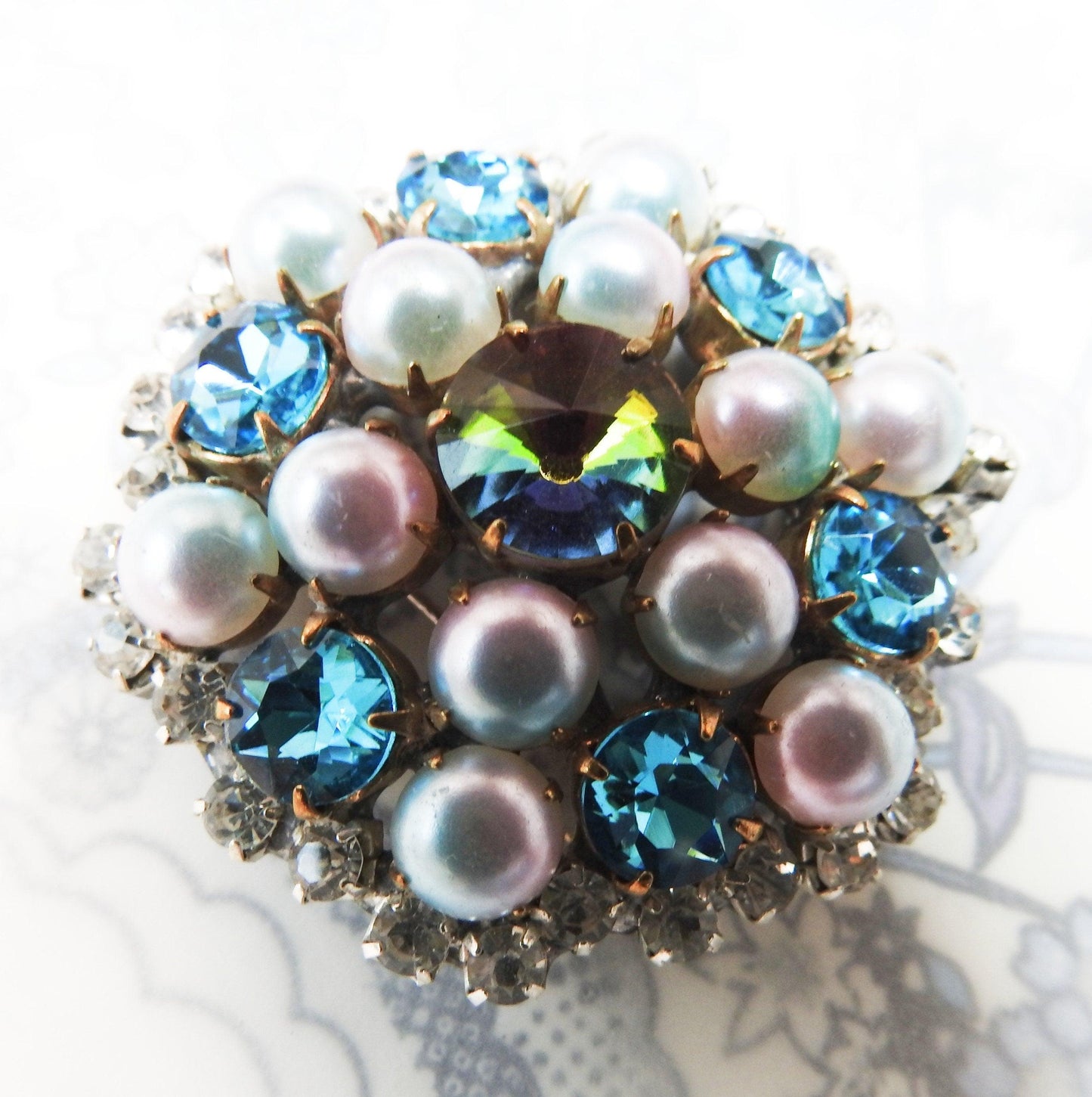 Round pearl brooch pin vintage, light bluish lilac, and white, for women. Pink blue pearlescent broach jewelry. Birthday gift for my wife