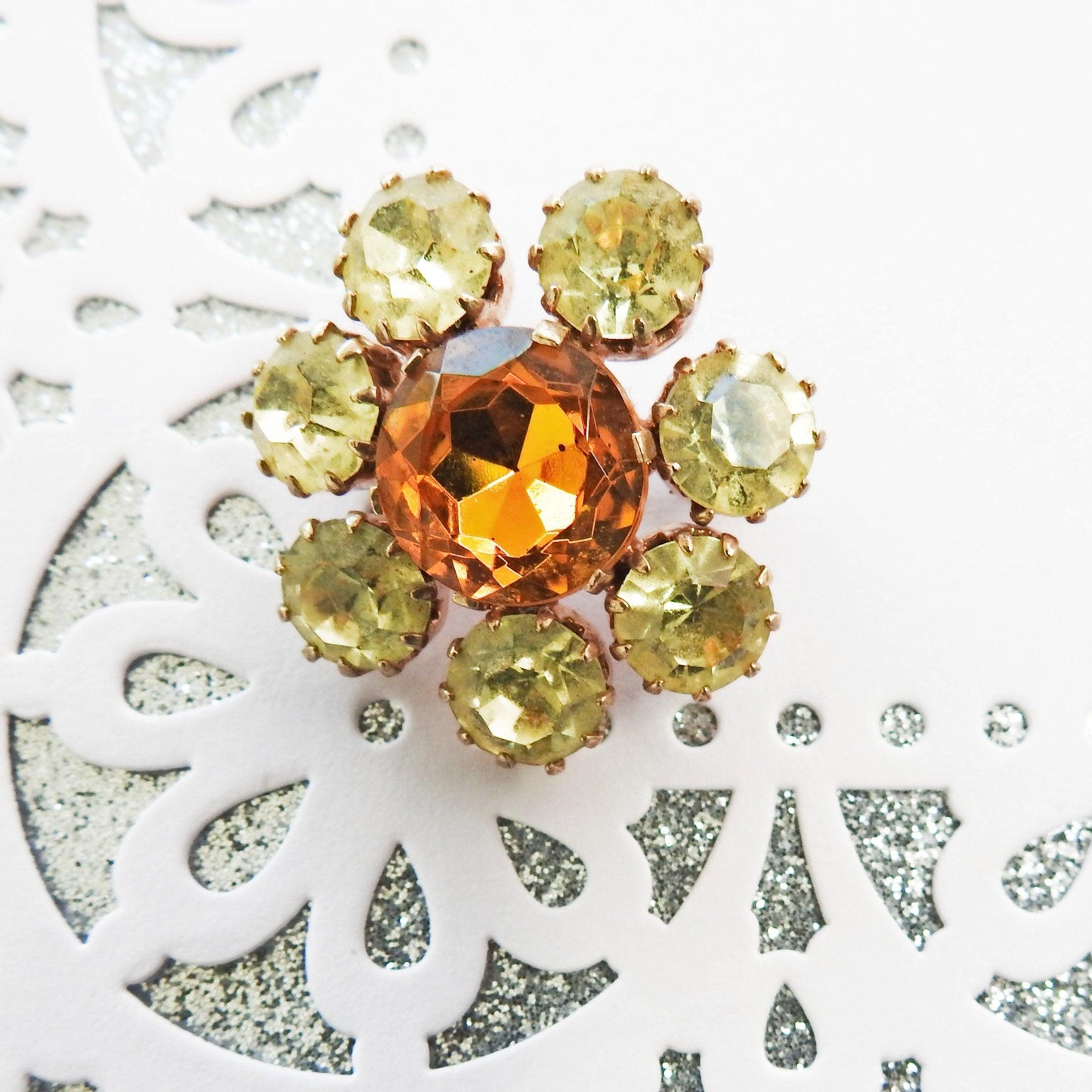 Vintage crystal flower broach pin, summer jewelry idea, small brooch for women, vintage rhinestone brooch