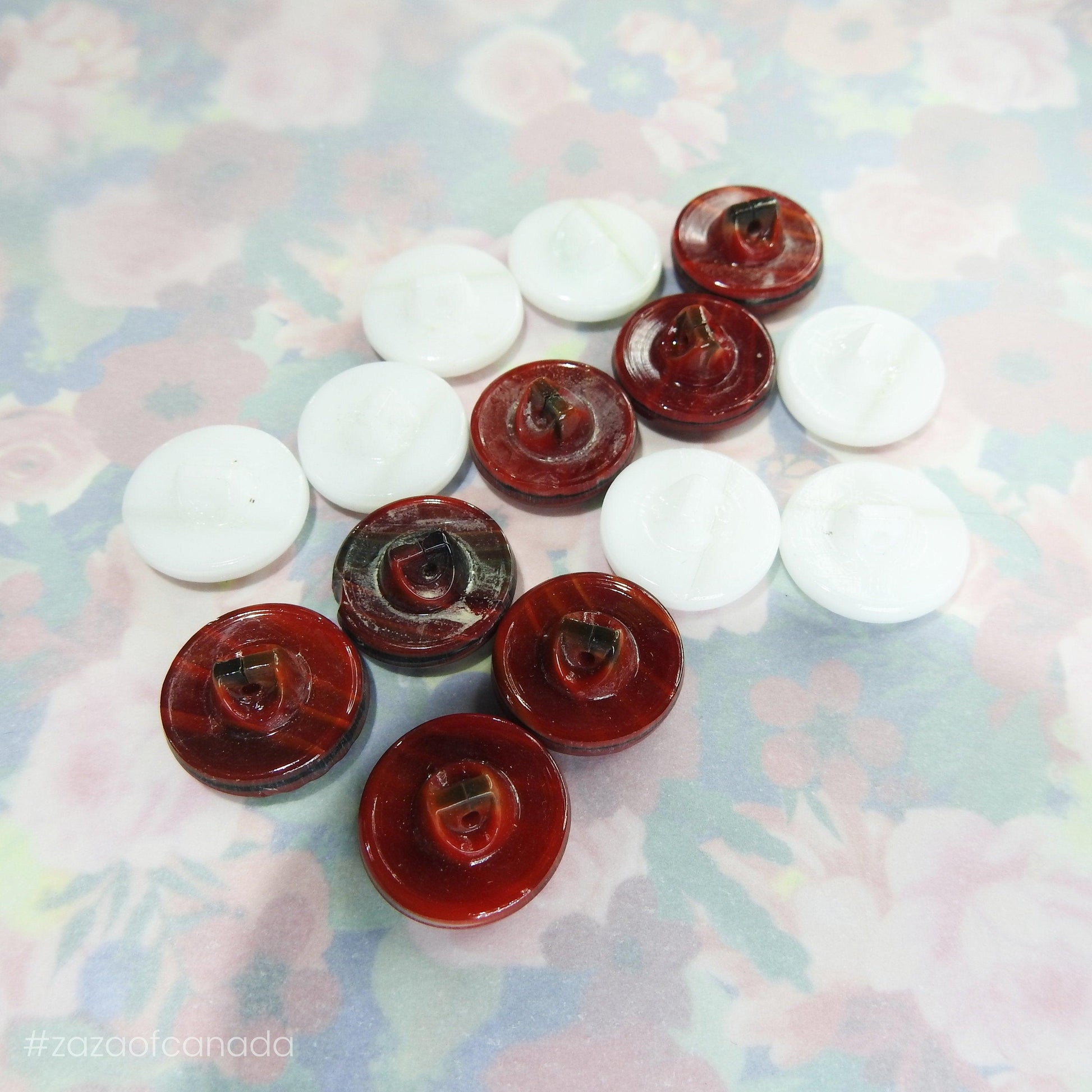Vintage glass buttons, red and white, perfect supplies for making buttons jewelry and crafts - Mixed lot of 14 buttons  - 15 mm  5/8”
