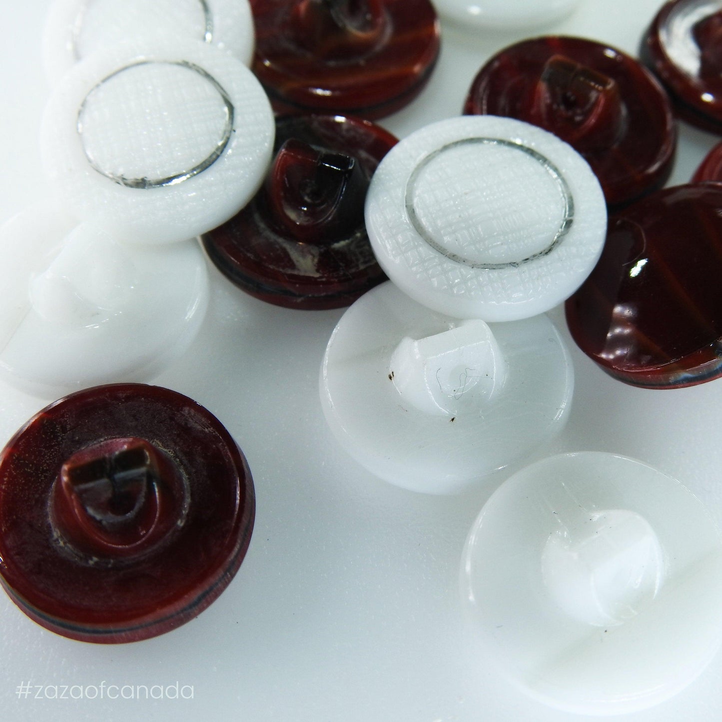 Vintage glass buttons, red and white, perfect supplies for making buttons jewelry and crafts - Mixed lot of 14 buttons  - 15 mm  5/8”