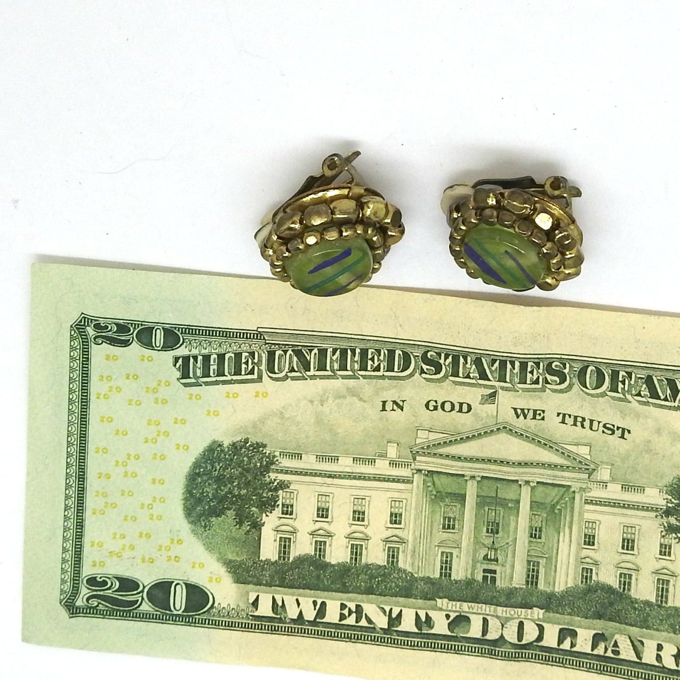 Vintage green blue clip on earrings. Trendy and unique women's round clips. Retro stylish accessories. Timeless one of the kind rare finds