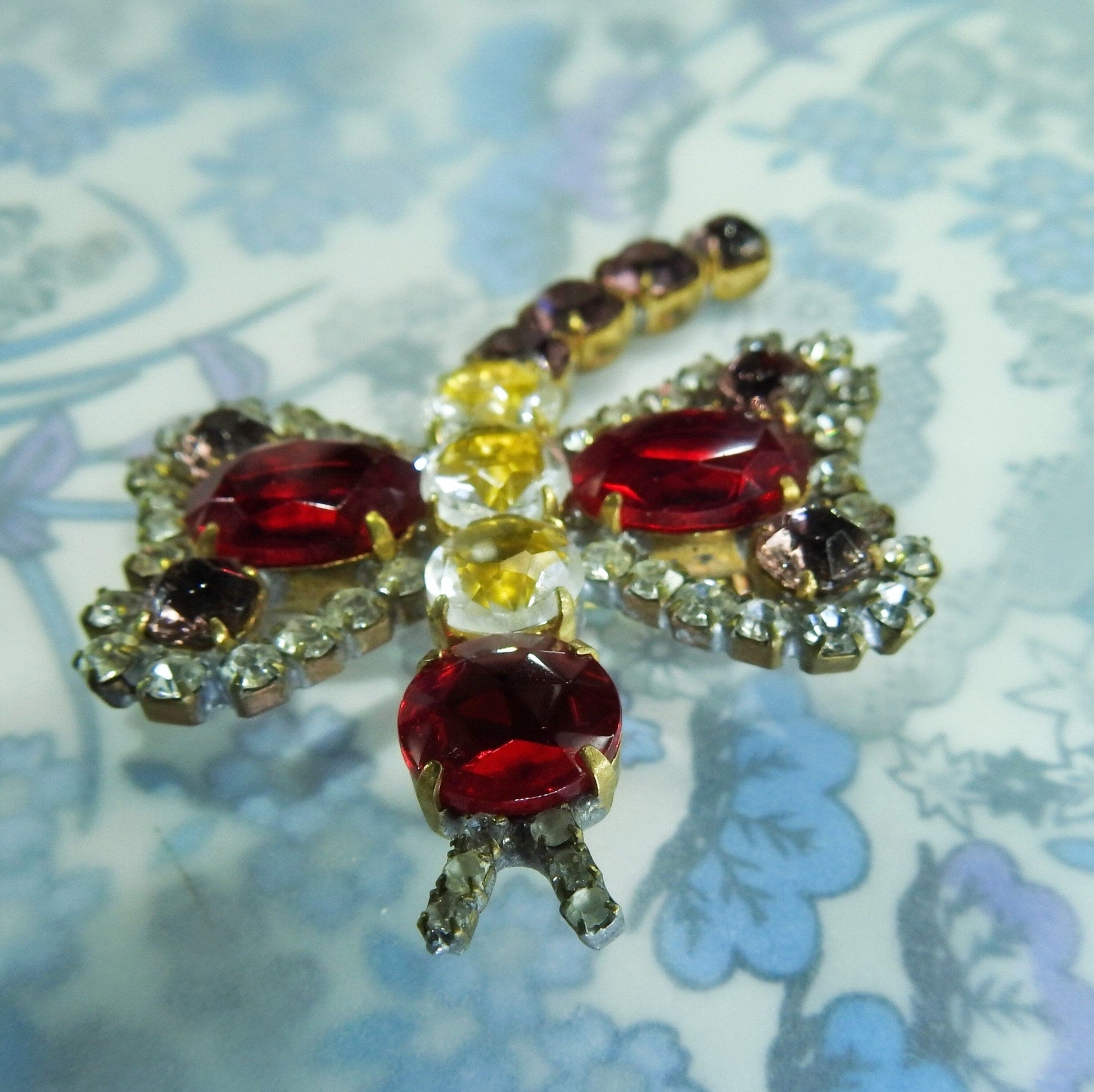 Exquisite Czech Glass Dragonfly Brooch: Luminous Rhinestones. Elegance for Fashionable Women. 50x40mm, Silver & Gold Tones. Gift for her.