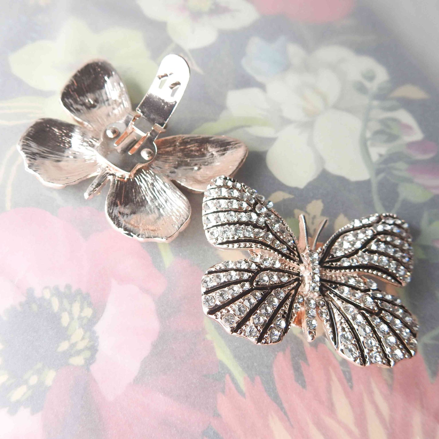 Butterfly shoe clips