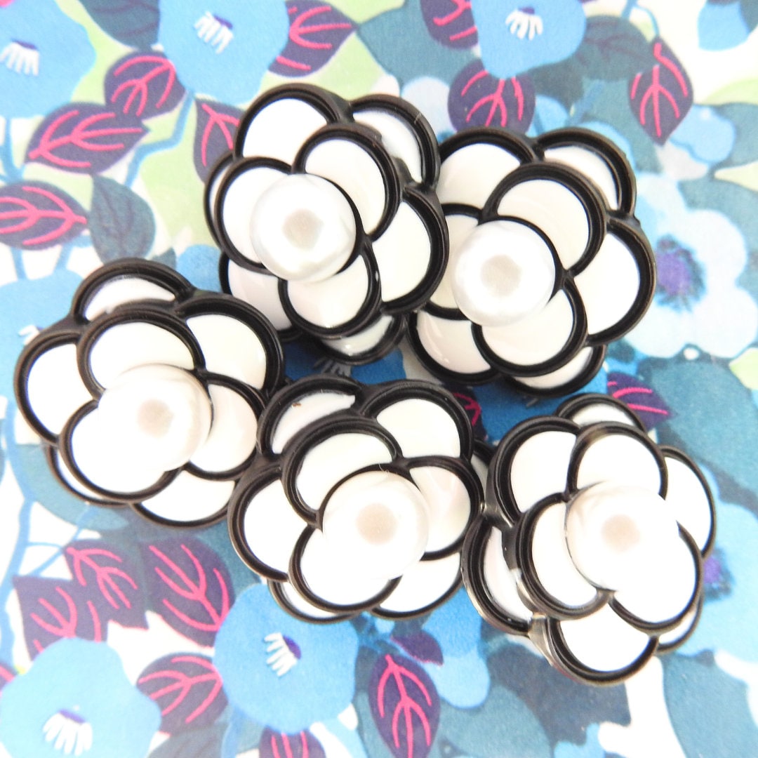 White Camellia Flower-Shaped Decorative Buttons
