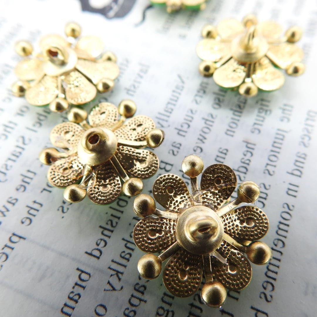 Green Flower Decorative Buttons – zazaofcanada
