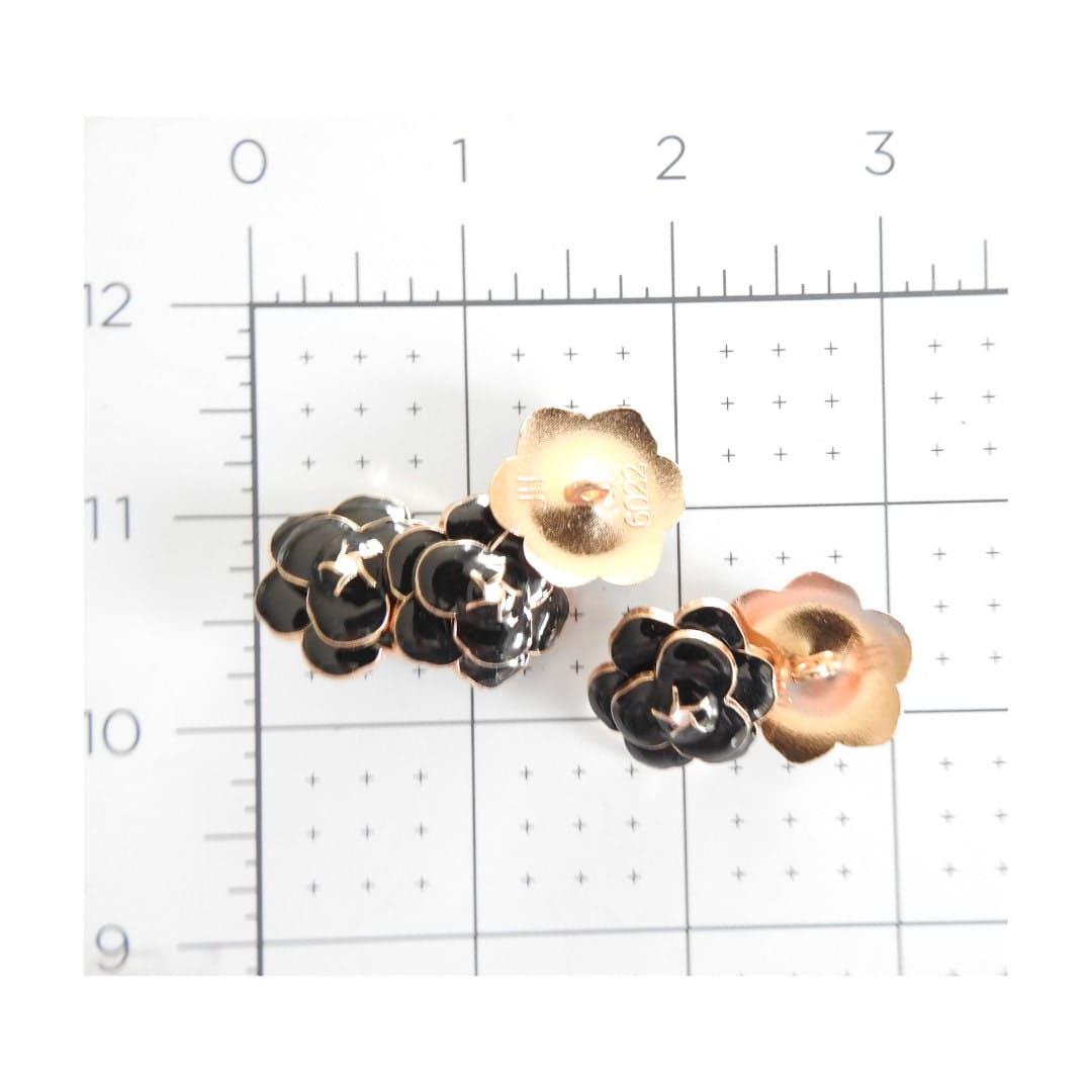 Camellia black flower buttons with a shank. Lot of 5 fancy buttons. Set of decorative embellishments to sew on. 23 mm