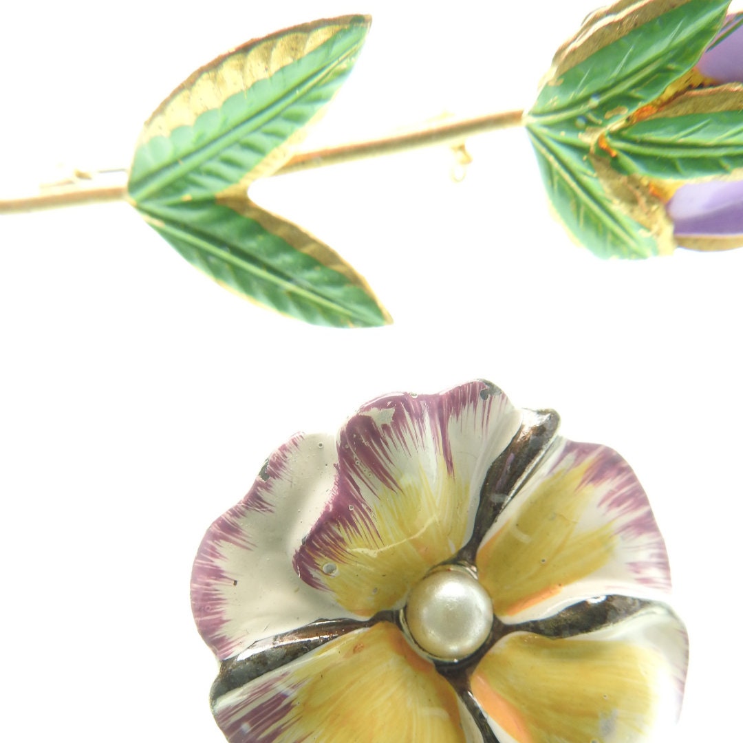 Purple and Vintage flower-shaped brooches: one tulip and one pansy. Retro gift ideas for mom, sister, bride, girlfriend. Era 1960s, Mod