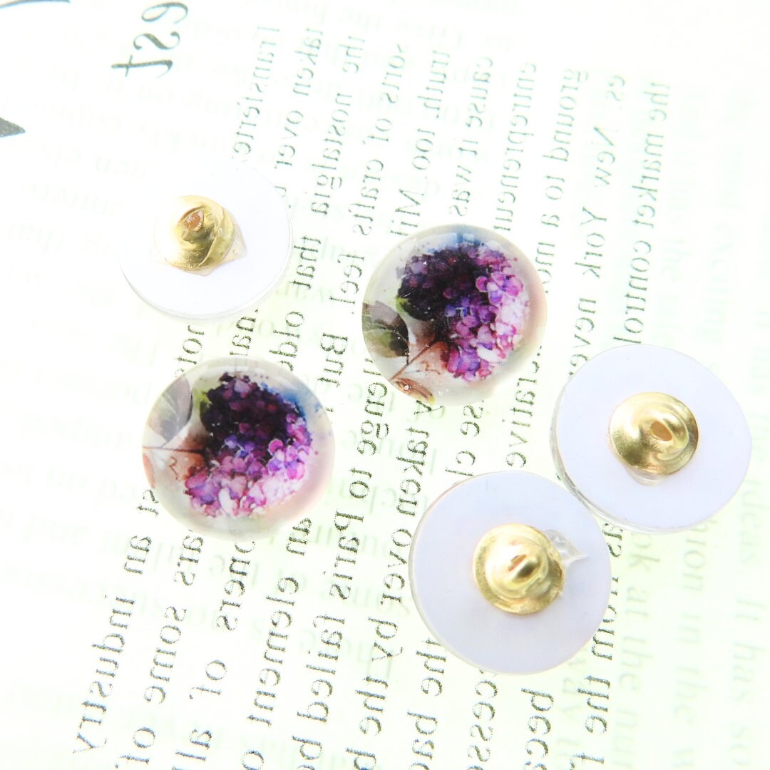 Fancy Hydrangea Flower Buttons for needlework enthusiasts and nature-inspired sewing and cute jewelry projects. 12 mm, set of 5.