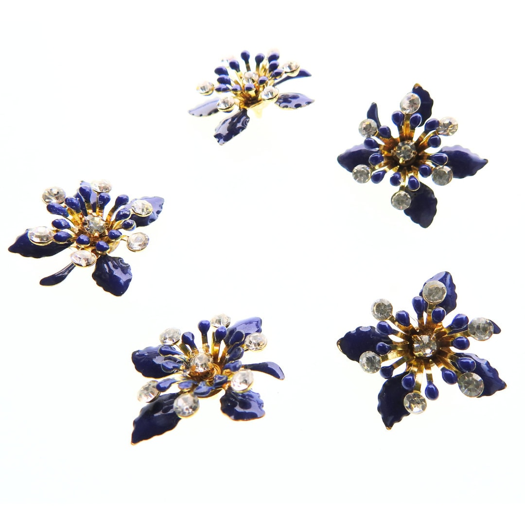 Navy blue flower-shaped decorative buttons. Embellishments for shirt collar, gloves, hat, bag, lapel of a coat or blazer. 21 mm, lot of 5